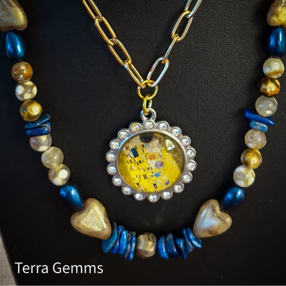 Terra Gemms • About - Picture 1 of 13